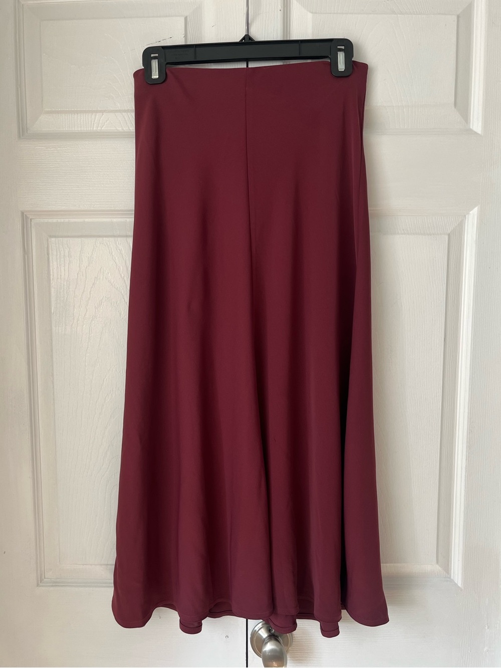 Aritzia Babaton - Burgundy Red Shift Midi Skirt with Elastic Waist